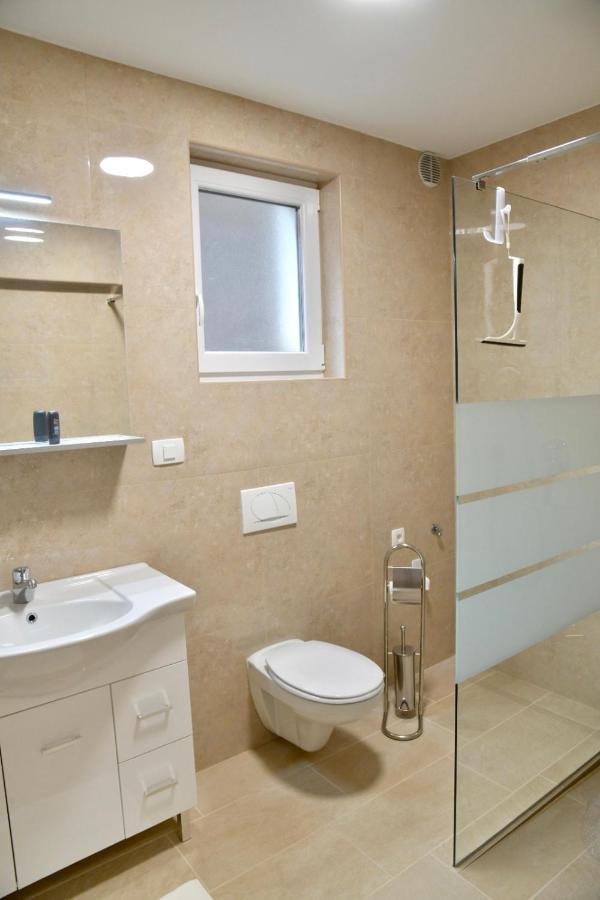 Stara Jezica Apartments With Wifi Ljubljana Exteriör bild